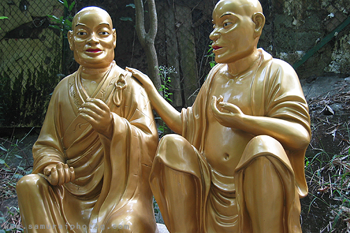 buddhas sharing a ssecret